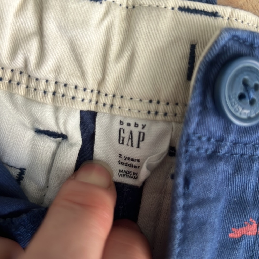 GAP Shorts - Picture 4 of 4
